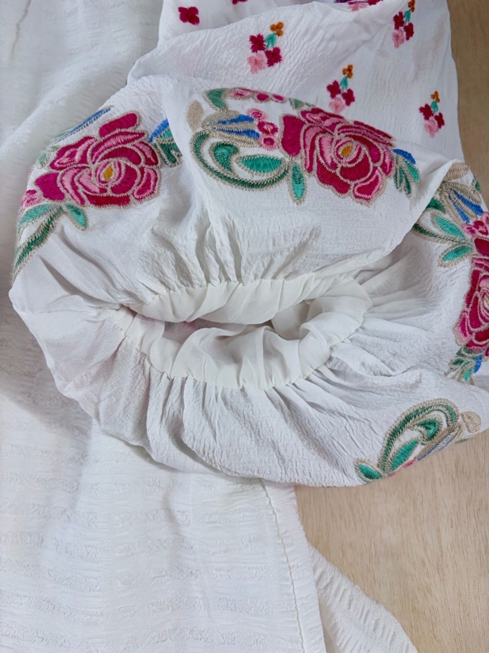 THML Boho White Peasant Top XS Pink Floral Embroidered Puff Sleeve - Picture 11 of 14
